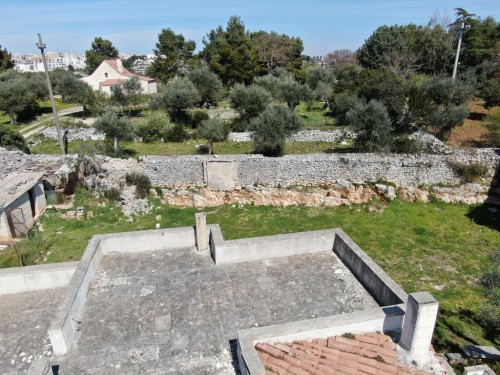 Villa Da Ristrutturare Con PdC Approvato Per Demolizione e Ricostruzione.